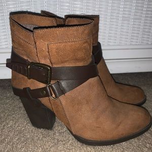 Mossimo Size 8 Ankle Boot with Buckle Detail